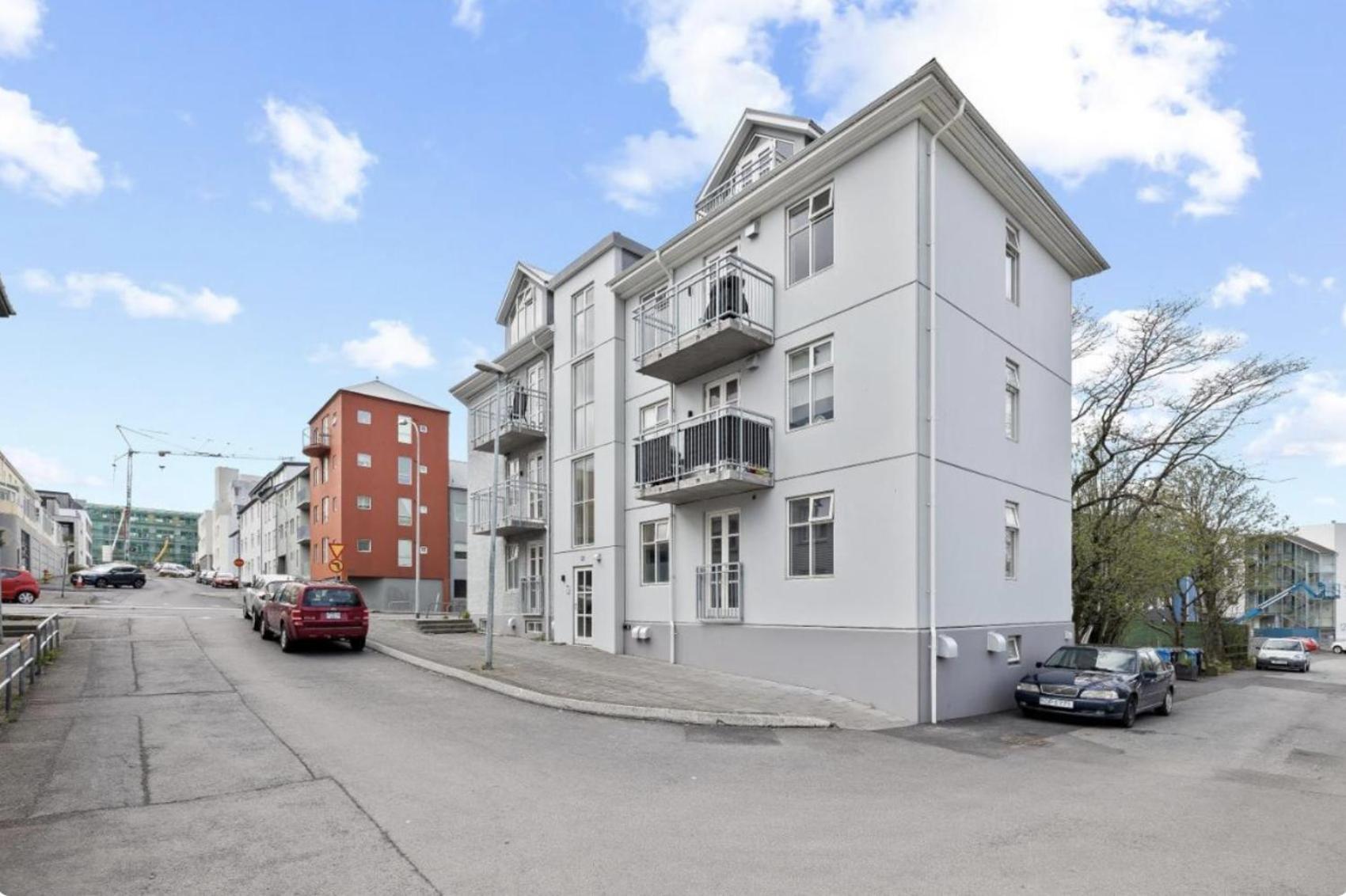 Cheerful Down Town Apartment Reykjavik Exterior photo