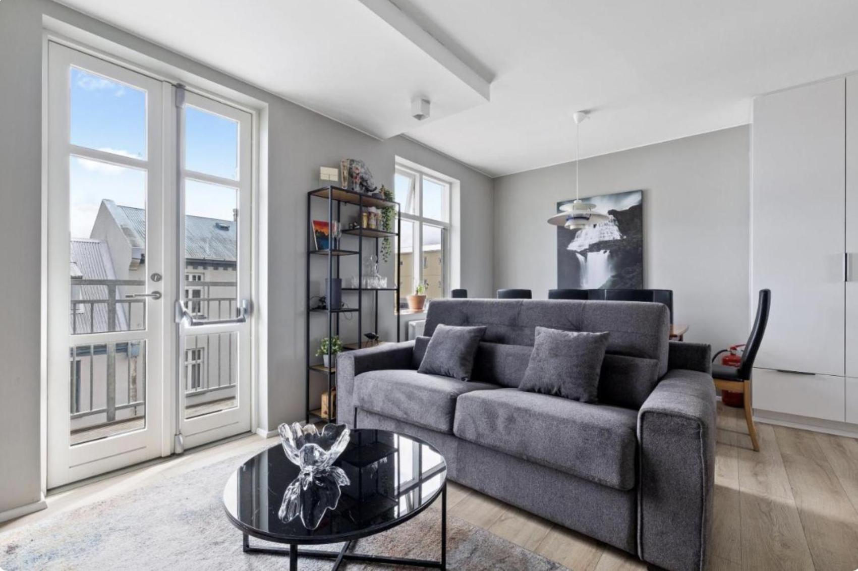 Cheerful Down Town Apartment Reykjavik Exterior photo